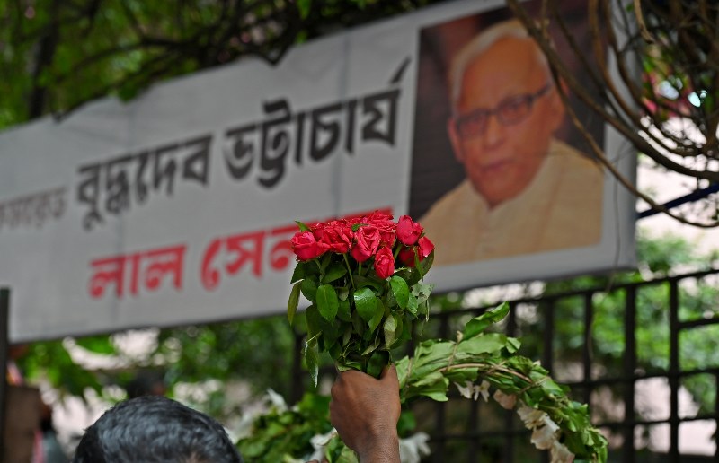 Red Salute: Snapshots of the last journey of Buddhadeb Bhattacharjee