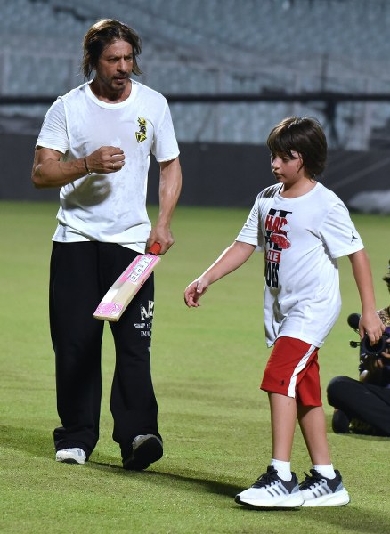 Shah Rukh Khan, AbRam sweat it out at Eden Gardens with KKR