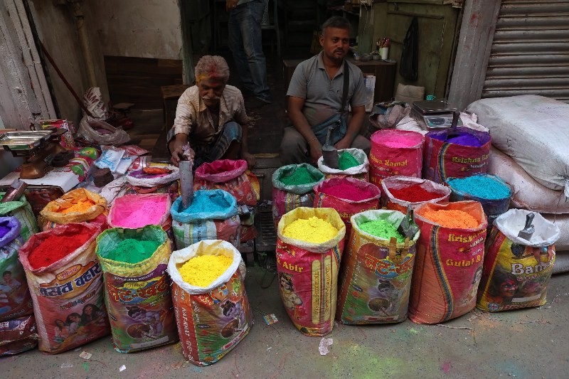 holi in kolkata 2025