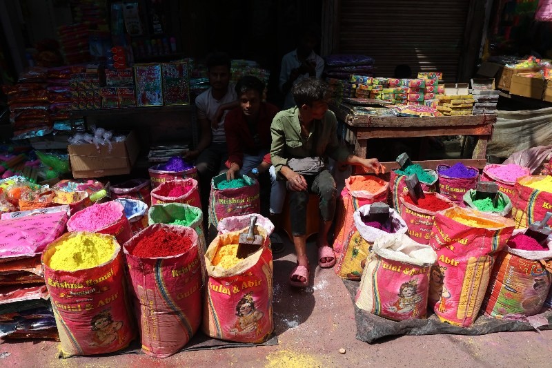 festival de holi india 2025