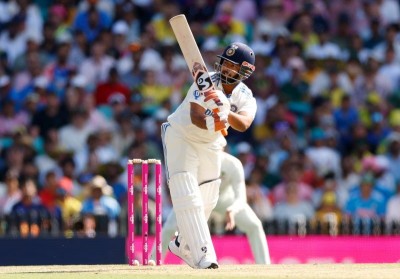 Rishabh Pant sweeps Aussie bowling in Sydney, Sachin Tendulkar praises cricket star for explosive batting