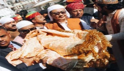 Kiren Rijiju presents sacred 'Chadar' at shrine of  Khwaja Moinuddin Chishti on behalf of PM Modi