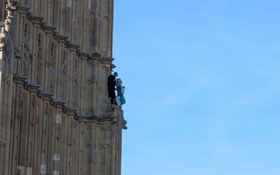 British man arrested after climbing up Big Ben Tower With Palestinian flag