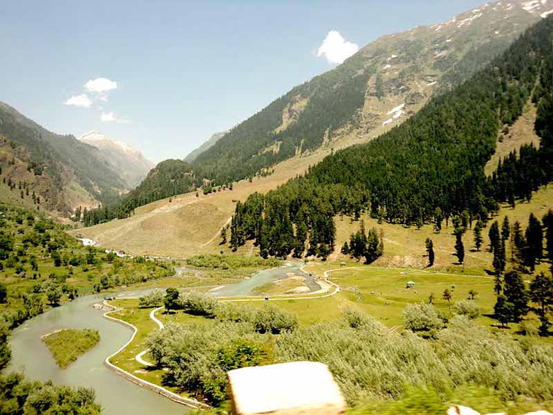 (A view of Betaab Valley / Wikipedia Creative Commons)