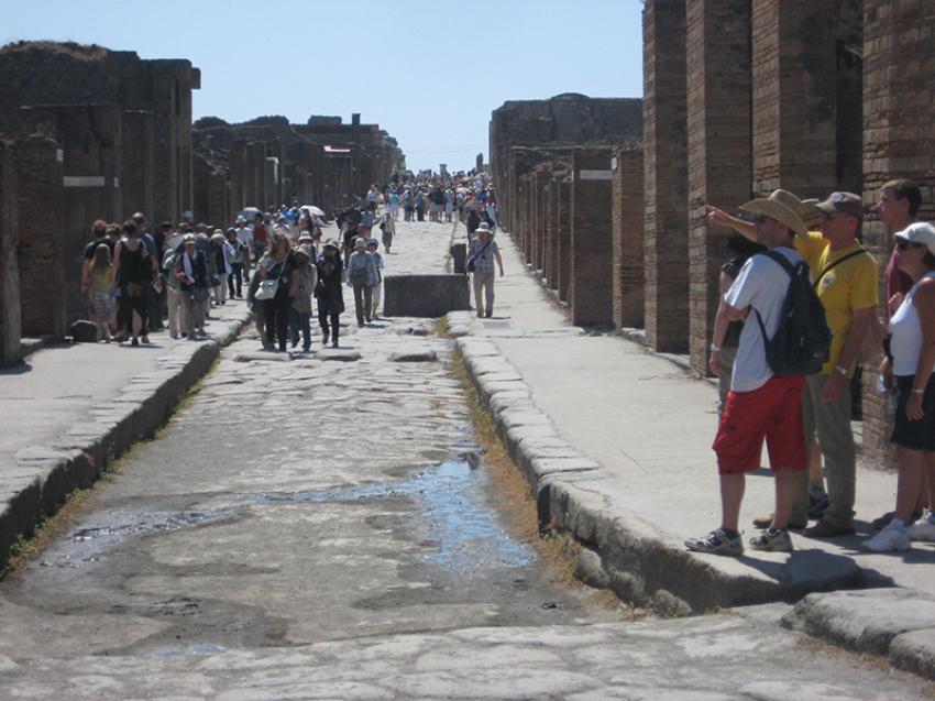 A Pompeii street. Photo by Ranjita Biswas