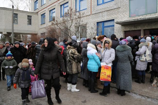 UN agency and partners distribute food to 7,000 vulnerable people in Ukraine