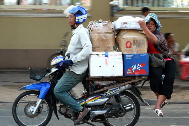  Cambodia: UN experts urge end to attacks against civil society, human rights defenders 