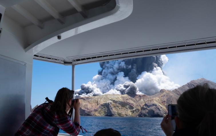 5 dead, 8 missing in New Zealand's White Island volcano eruption