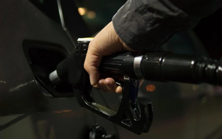 Pakistan may soon see shortage in petrol, diesel supply: Reports 