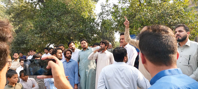 Pakistan: Students' body condemns police brutality on protesting Pakhtuns in university campus