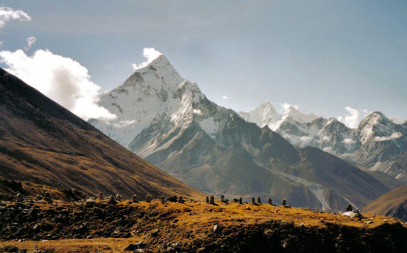 Nepal for first time issues licences to mountain guides