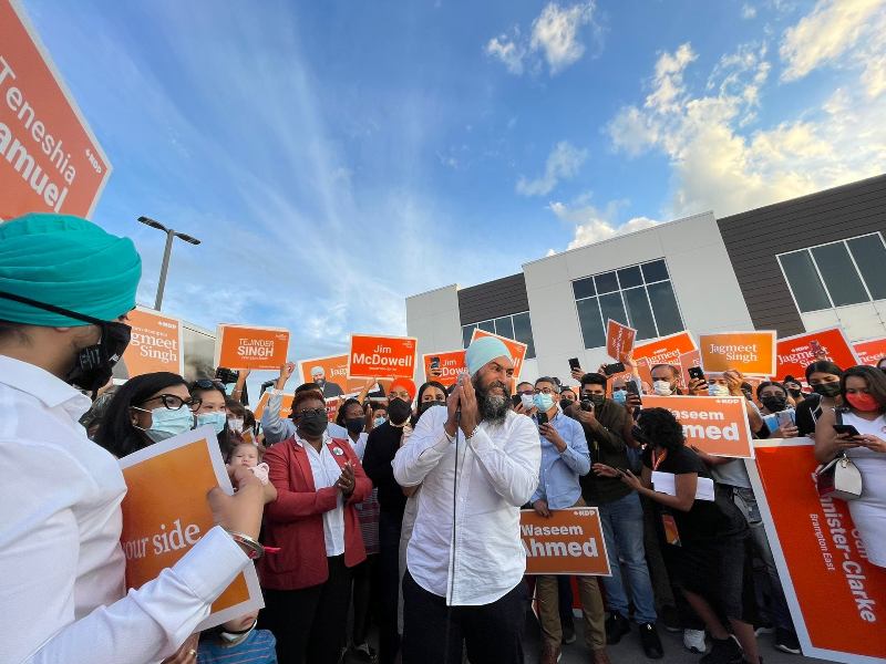 NDP leader Jagmeet Singh interacting with potential voters. Photo: facebook.com/jagmeetndp 