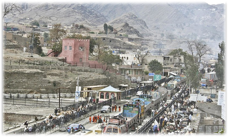 Pakistan, Afghanistan border forces exchange fire at Torkham border crossing