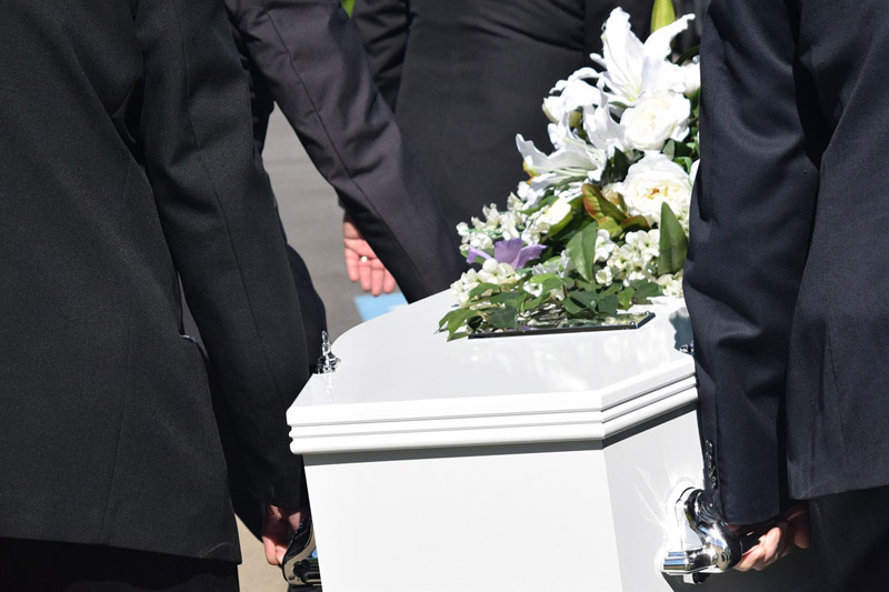 Ecuadorian woman who knocked on her coffin during funeral has died