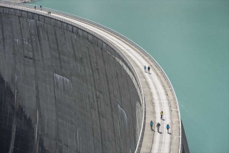 Bhutan: Construction of check dams proving successful in preventing Aieslip roadblock