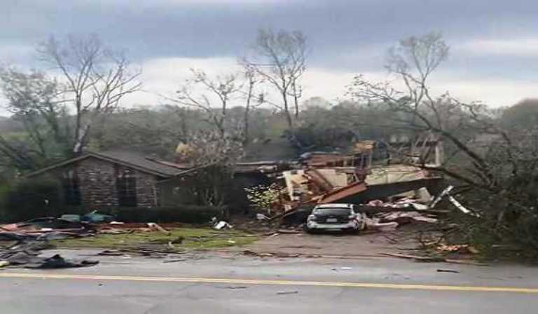 Tornadoes in US South, Midwest leave 18 dead, dozens injured