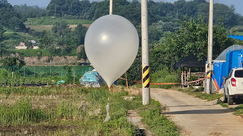 North Korea sends balloons containing 'trash' to South Korea