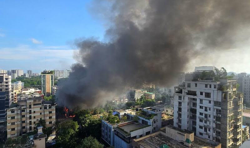 'Either shelter us in India or kill us right here': Over 500 refugees turn up at Bengal border amid Bangladesh violence